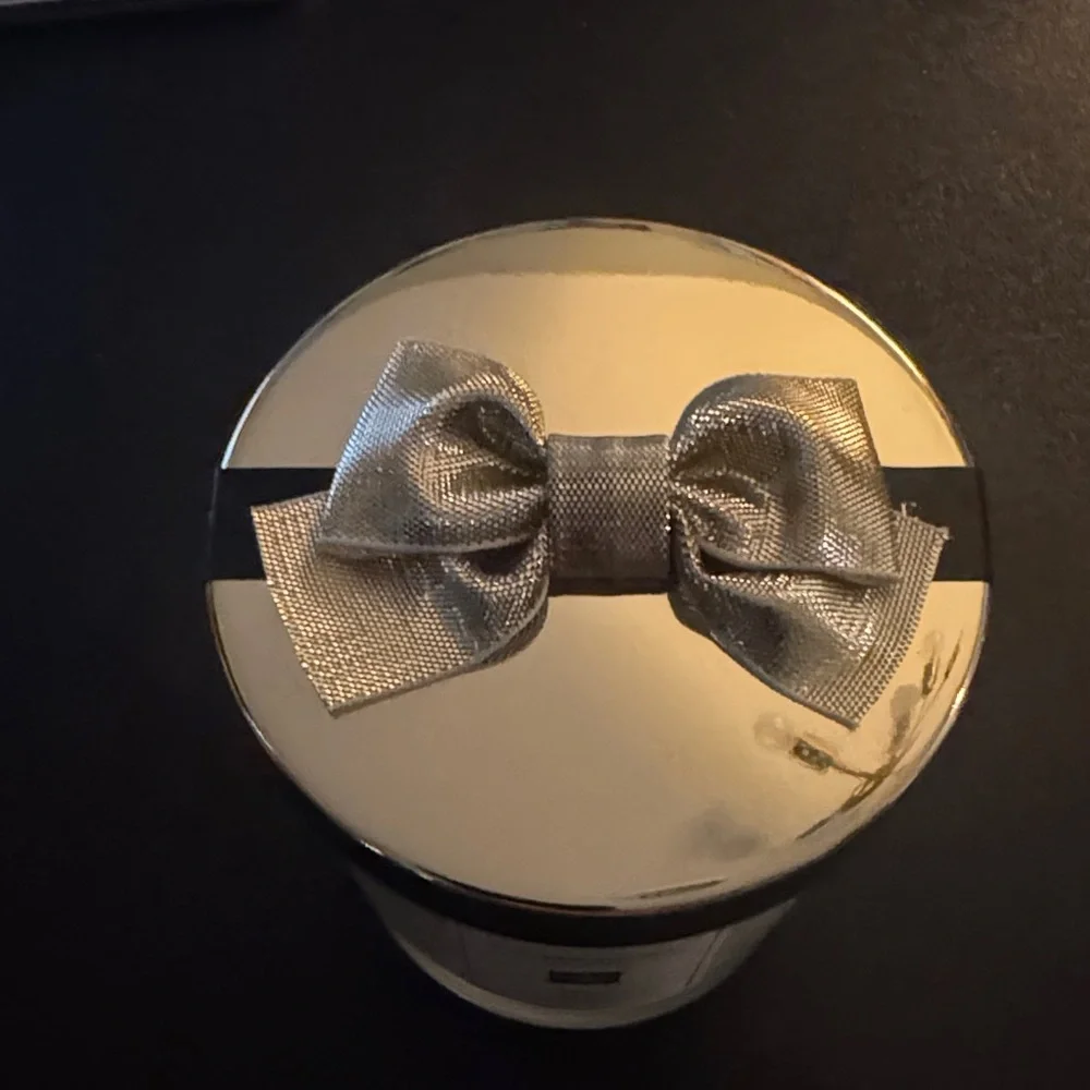 Jo Malone Pine & Eucalyptus Candle - Cream and Silver - Picture 2 of 4
